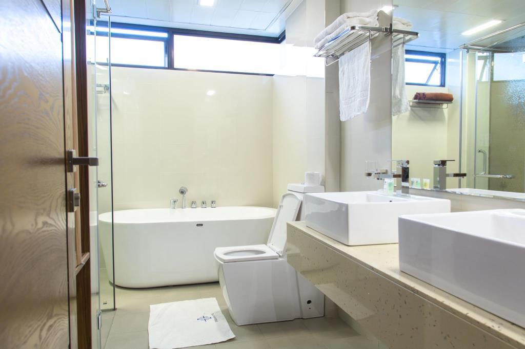 Hotel Crown Arena Hulhumale Esterno foto