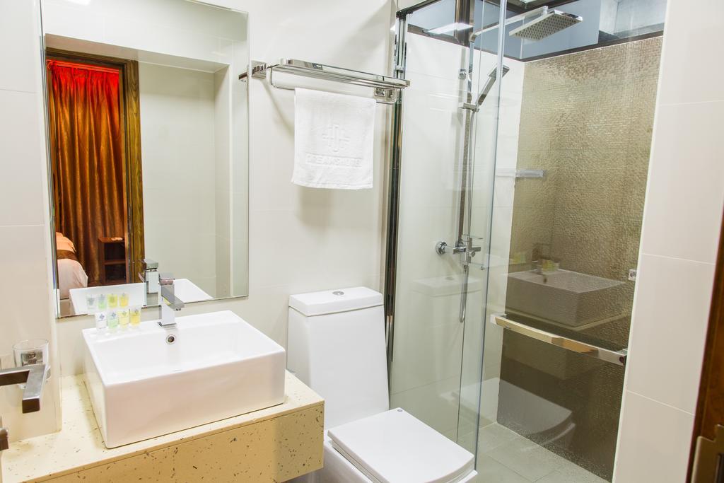 Hotel Crown Arena Hulhumale Esterno foto